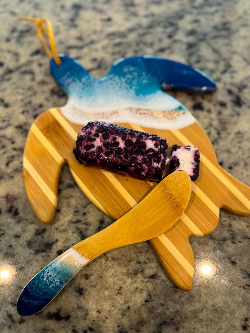 Sea Turtle Charcuterie Board Gift Set, Ocean Resin Cheese Board & Spreader, Coastal Kitchen Decor, Beach House Gift, Marine Biology Gift