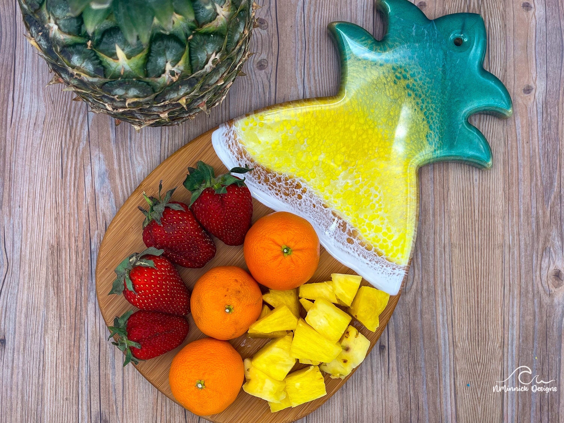 Pineapple Serving Board with Traditional Green and Yellow Pineapple Colors, Pineapple Decor, Pineapple Gifts, Tropical Decor