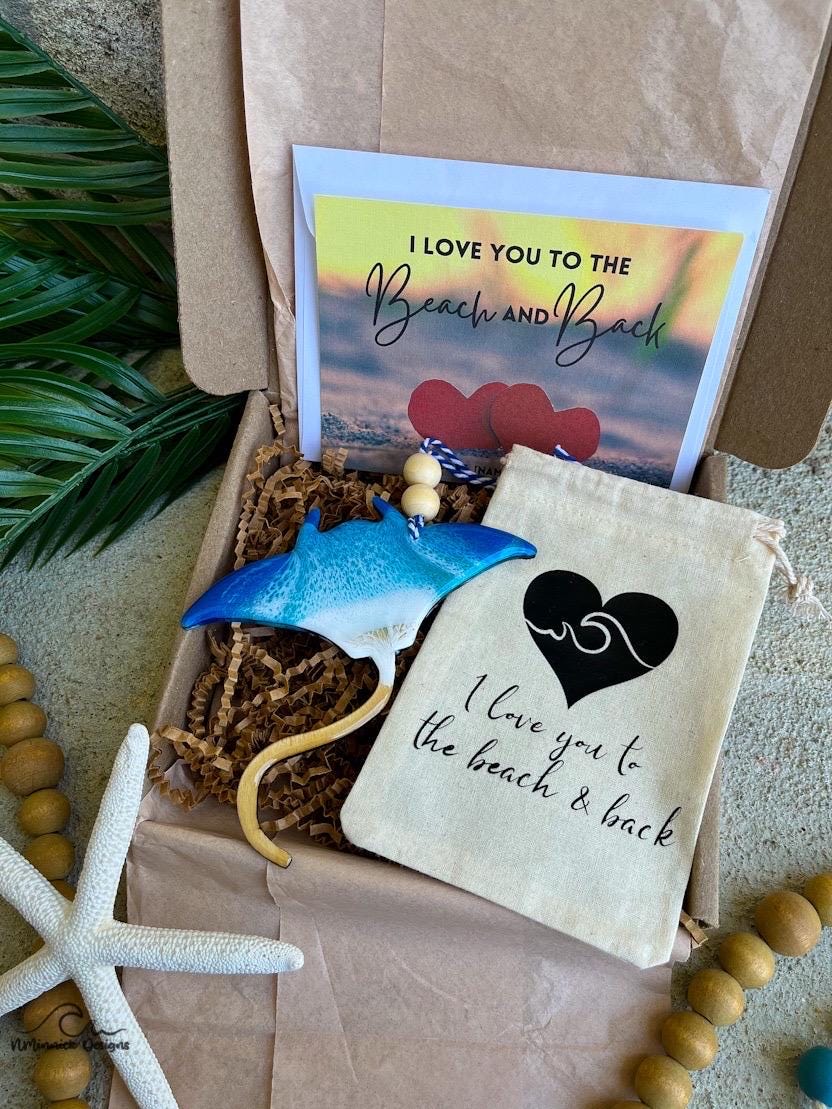 Ornament gift box with handmade wooden Manta Ray ocean resin wave ornament, plastic free packaging, muslin ornament keeper bag and love you to the beach and back card
