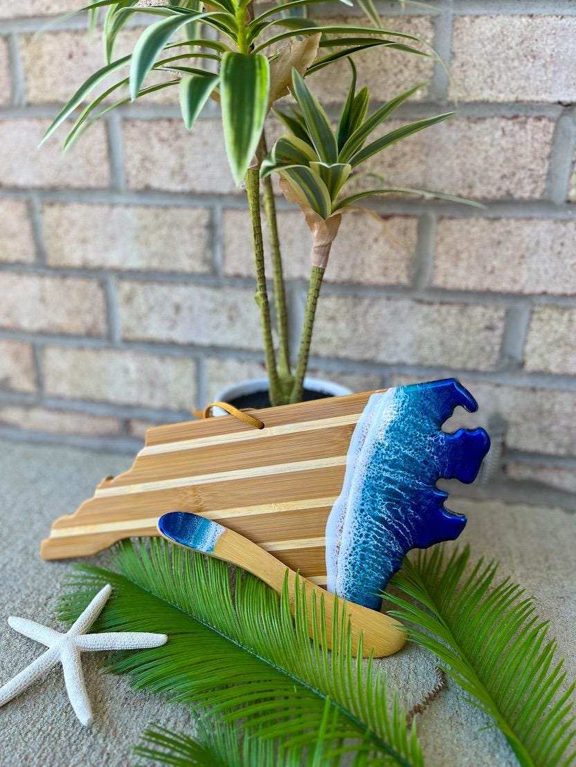 North Carolina Cheese Board Gift Set, Bamboo Serving Tray with Ocean Resin Art, Coastal Home Decor, Outer Banks Art, Holiday Hostess Gift