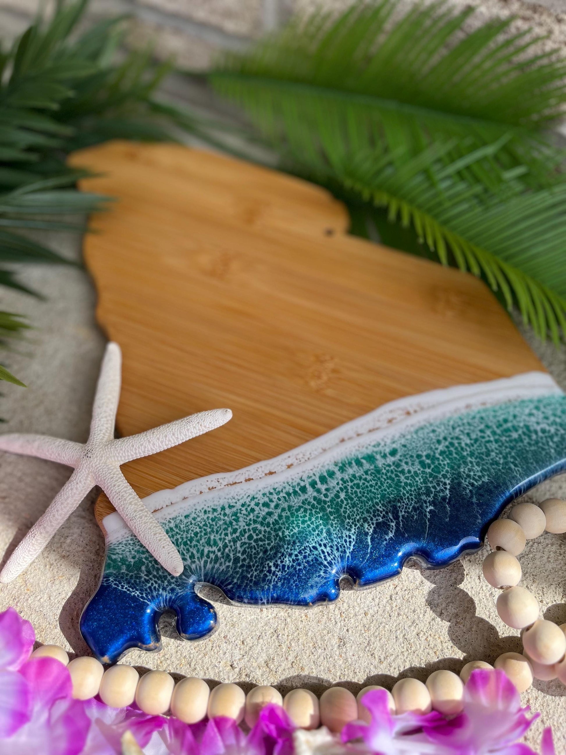 South Carolina Bamboo Serving Board with Ocean Resin Art, State Shaped Charcuterie Board, Coastal Beach House Decor, Hilton Head Gift