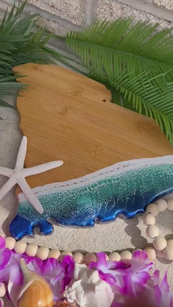 South Carolina Bamboo Serving Board with Ocean Resin Art, State Shaped Charcuterie Board, Coastal Beach House Decor, Hilton Head Gift