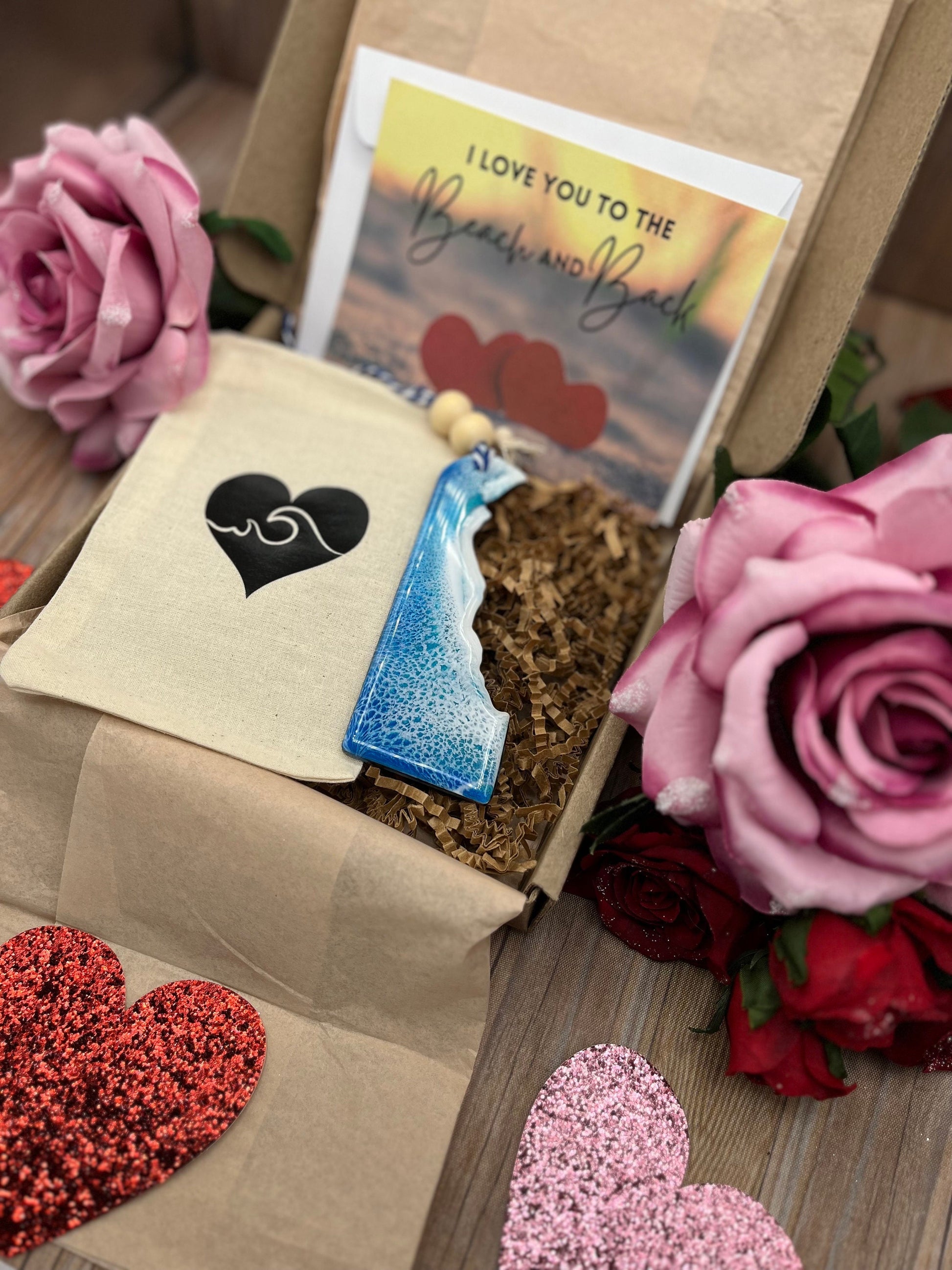 Delaware Ornament Valentines Day Gift Box with Custom Card and Ornament Keeper Bag